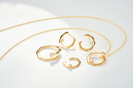 RED CARPET / Camellia